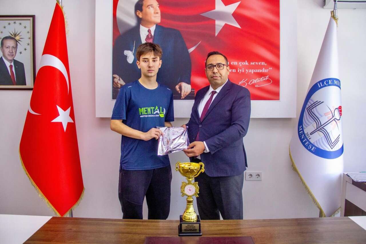 Türkiye Şampiyonları İlçe Milli Eğitim Müdürü Keleş'i Ziyaret Etti 3